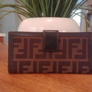 AUTH FENDI Bifold checkbook credit card wallet w/ coin pouch